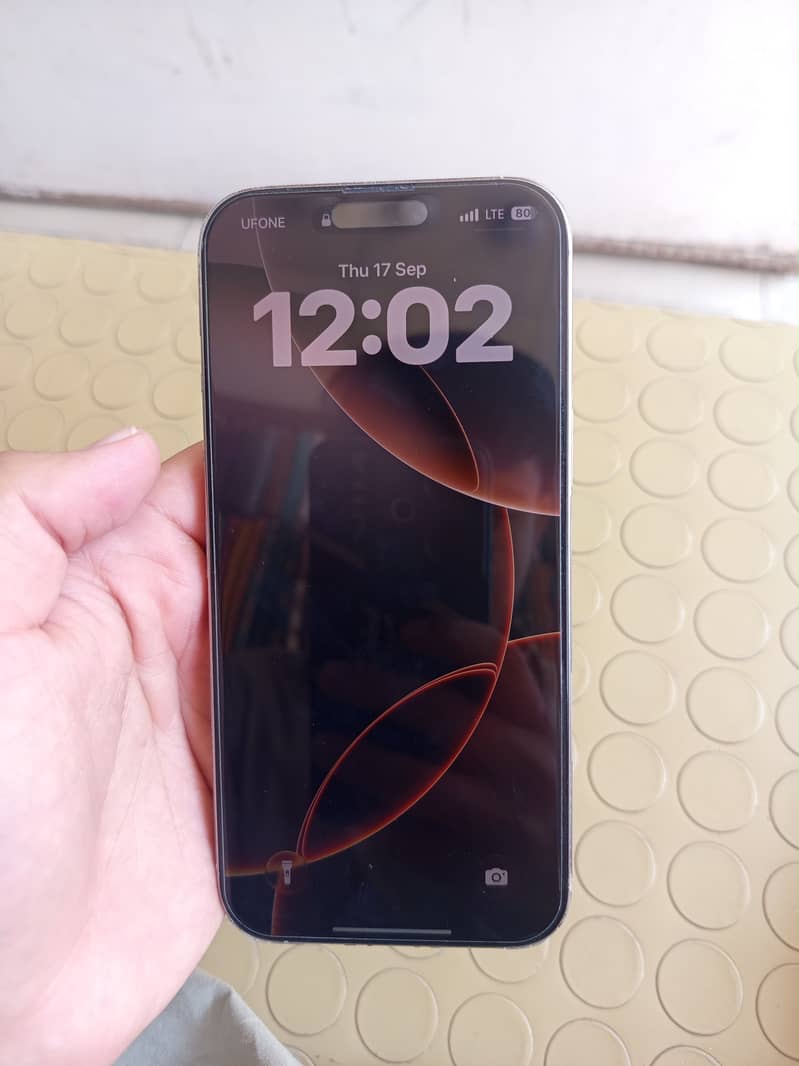 Apple iPhone 16 Pro Max 3