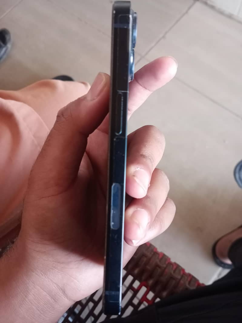 Apple iPhone 13 1