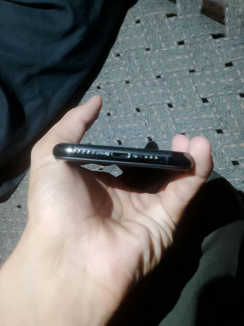 Apple iPhone 11 Pro 1