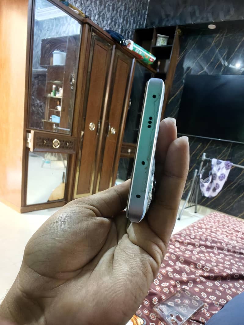 Xiaomi Redmi Note 13 Pro Plus 2