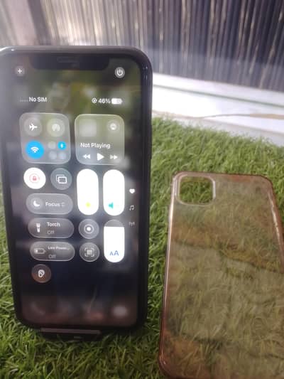 iphone 11 64 gb non PTA factory unlock water pack  no repair