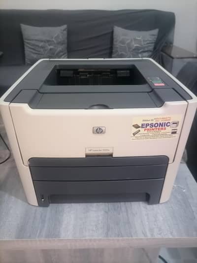 HP LASERJET 1320N (Just like brand new)