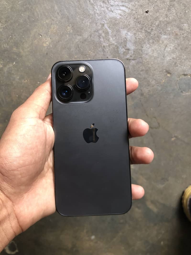 Apple iPhone 13 Pro 1