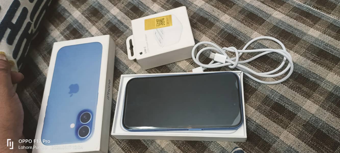 Apple iPhone 16 10
