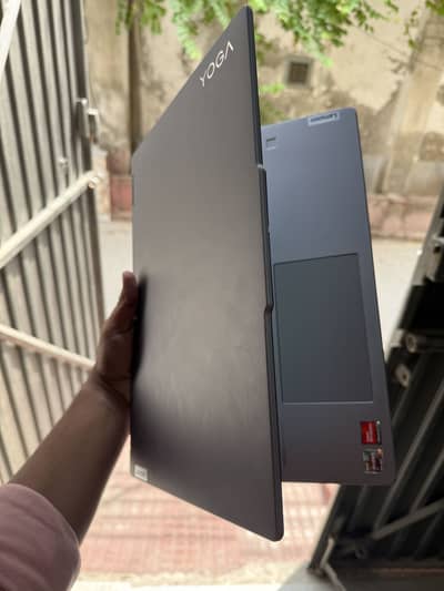 Lenovo yoga 7 (16’’) 2. in. 1| Rizen 5 8640 |8gb ddr5|256 ssd| 2gb GPU
