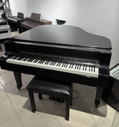 Digital Grand piano with free infinity table