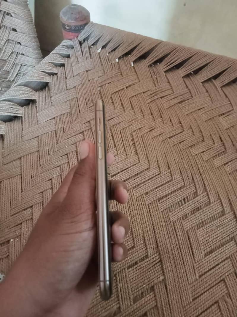 Apple iPhone 11 Pro Max 0