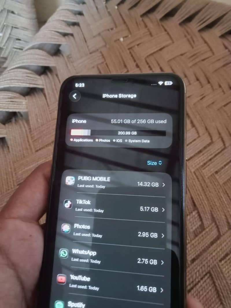 Apple iPhone 11 Pro Max 2