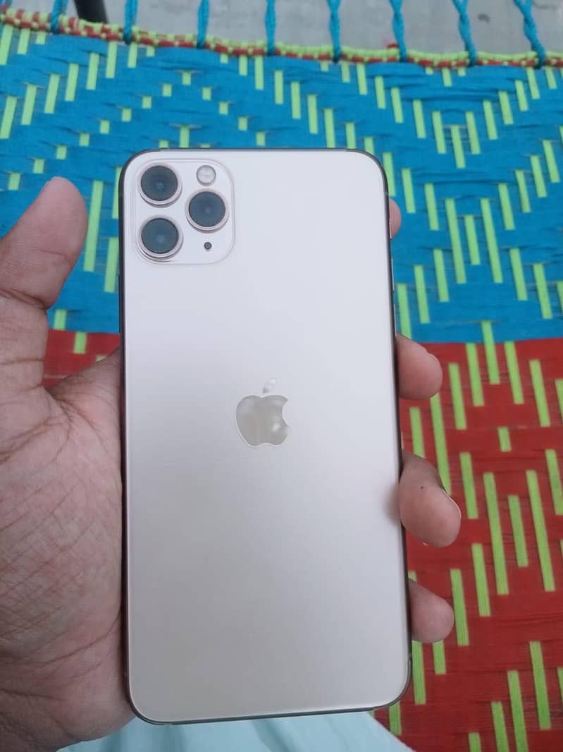 Apple iPhone 11 Pro Max 10