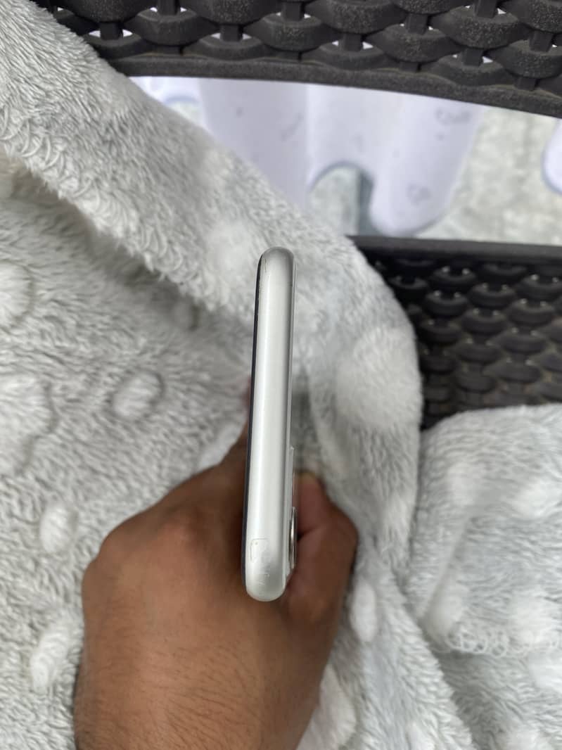 Apple iPhone 11 5