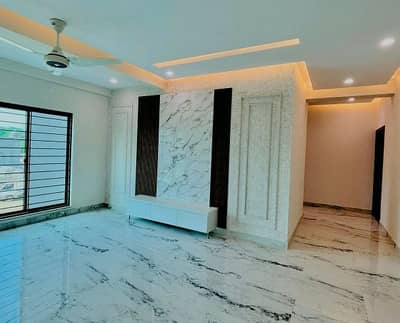 Askari 10 - Sector S Flat Sized 12 Marla
