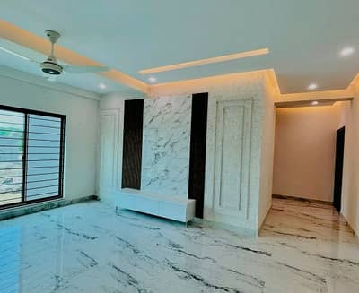 12 Marla Spacious Flat Is Available In Askari 10 - Sector S For Sale