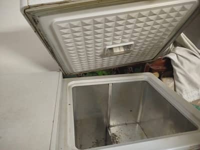 Dawlance deep freezer