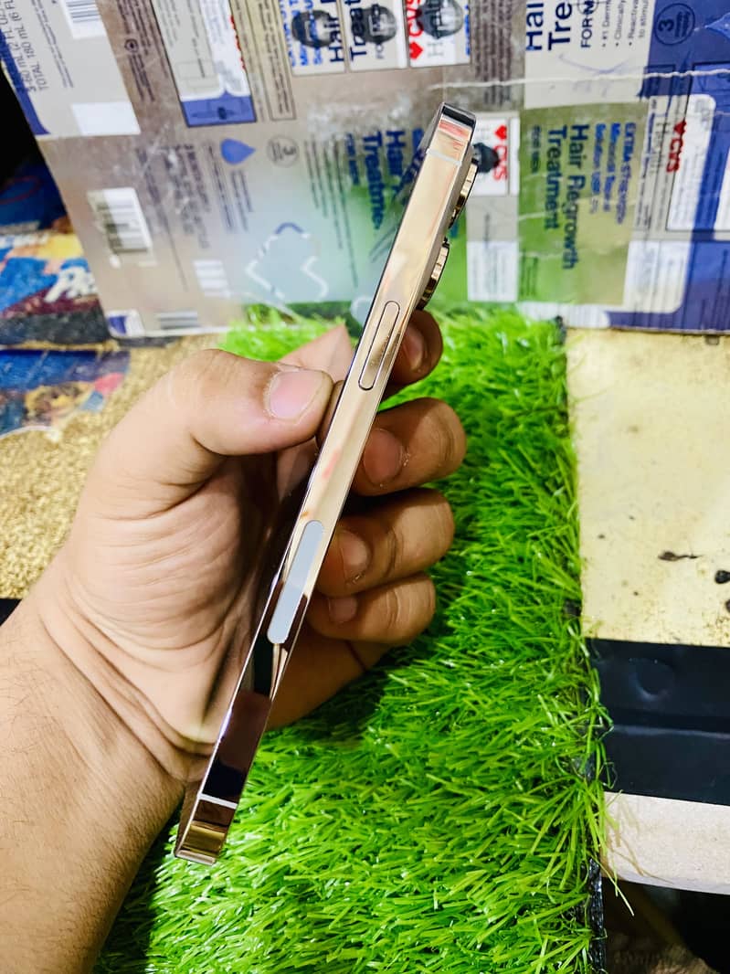 iPhone 14pro max 4