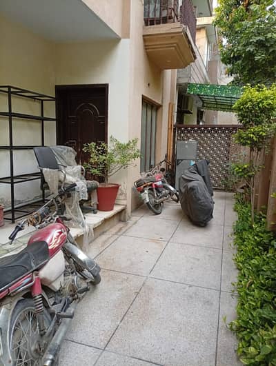 Allama Iqbal Town 10 Marla House For Sale