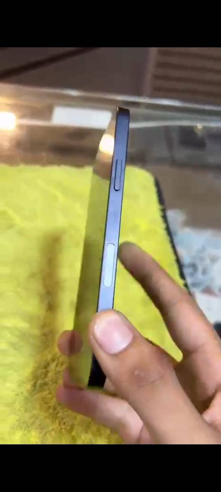 Apple iPhone 12 1