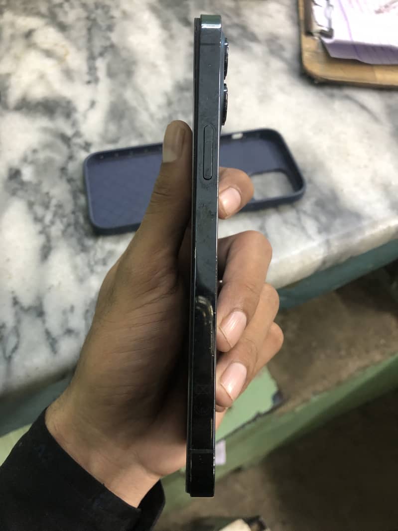 Apple iPhone 12 Pro Max 3