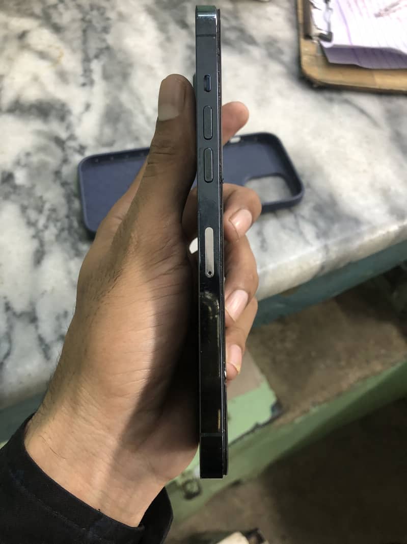 Apple iPhone 12 Pro Max 4
