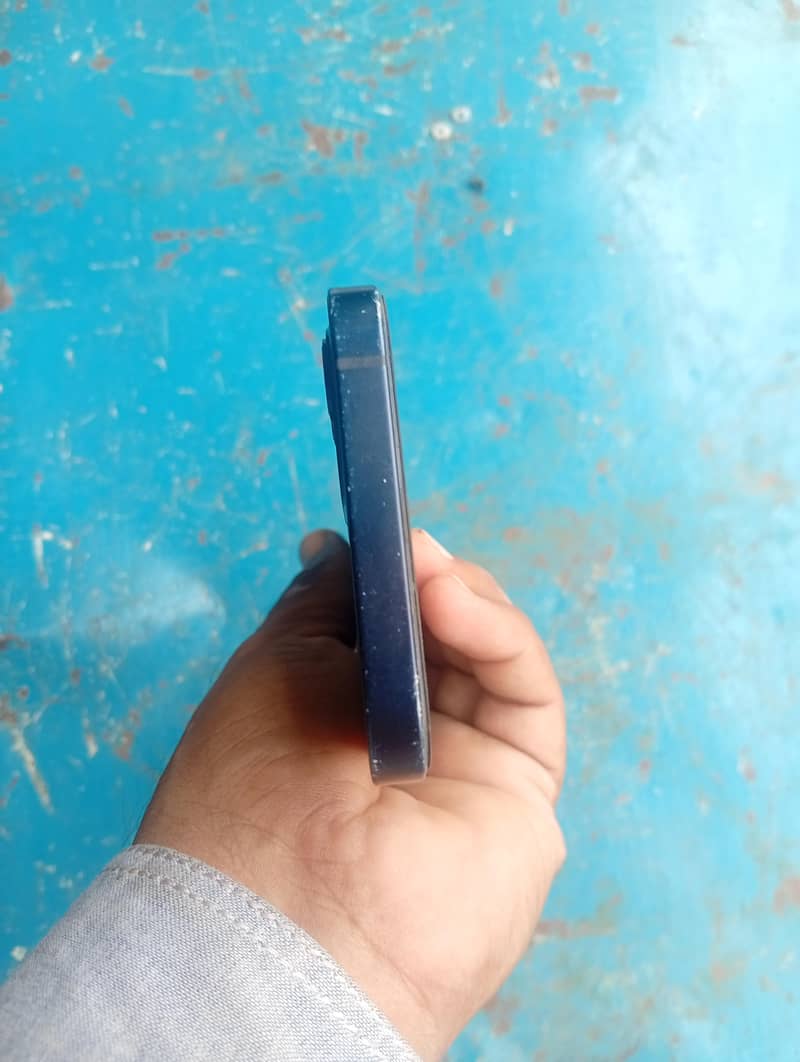 Apple iPhone 12 mini 3