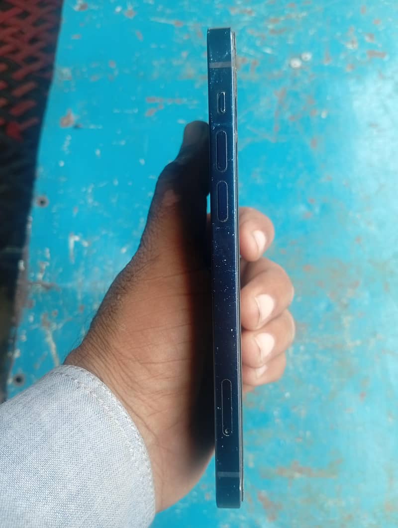 Apple iPhone 12 mini 4