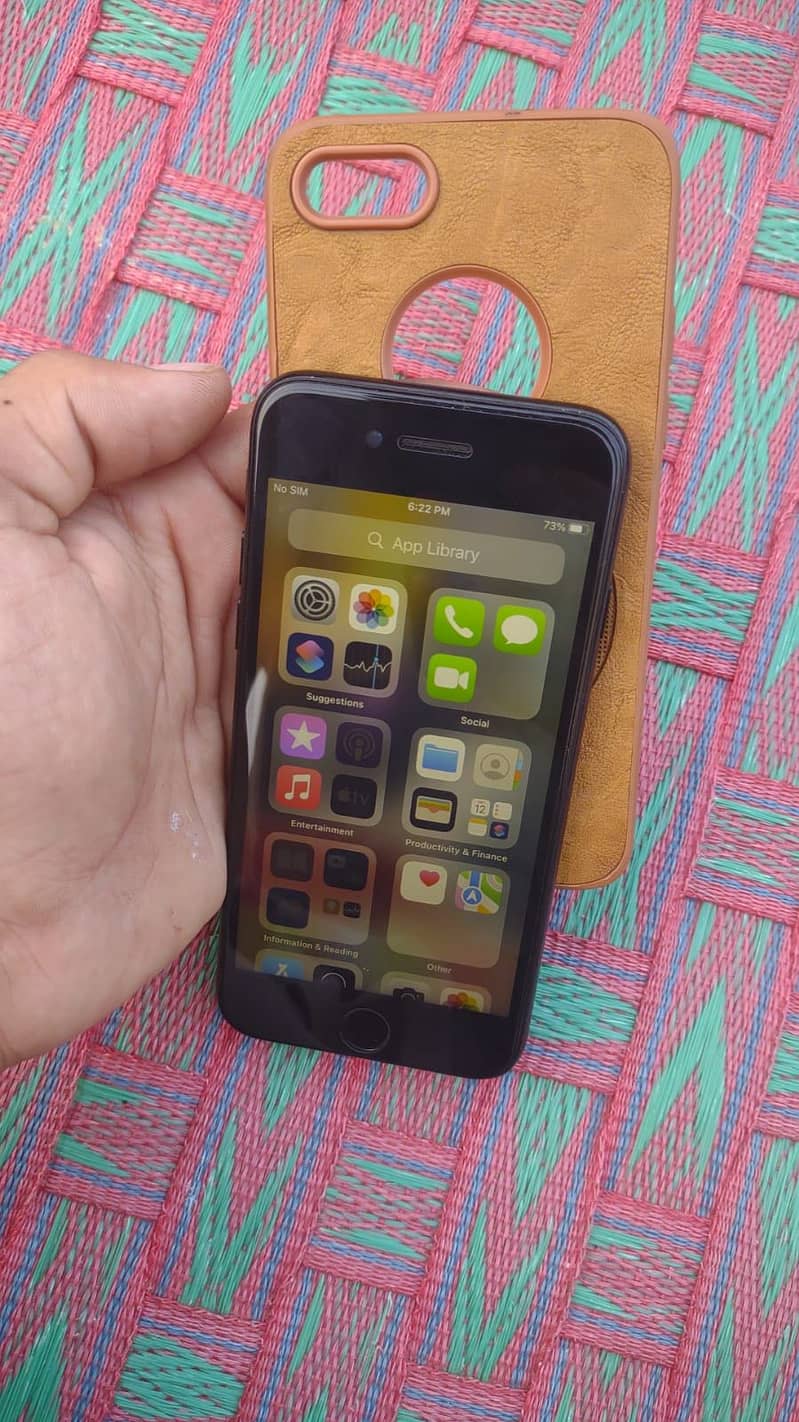 Apple iPhone 7 1