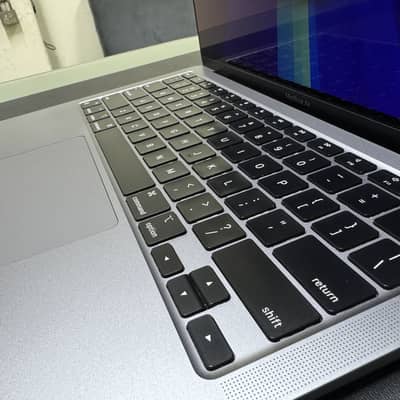 Apple MacBook Air M1 (2020) - 8GB RAM / 256GB SSD - 10/9 Condition
