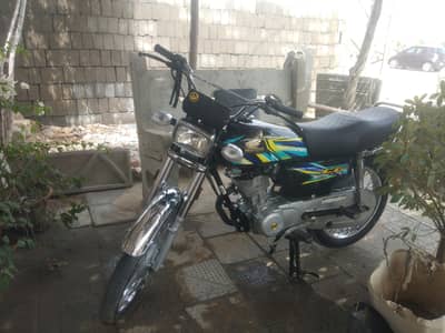 Honda 125 bilkul OK hen koe kam nahi hen lush condion  hen