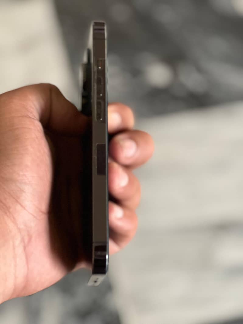 Apple iPhone 14 Pro 2