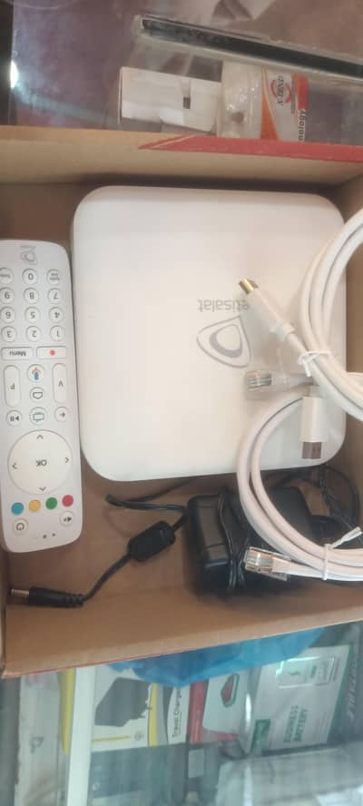 Ethisalat Android tv Box With voice original remote from dubai unlocke