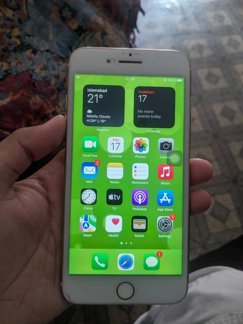 Apple iPhone 7 Plus 0