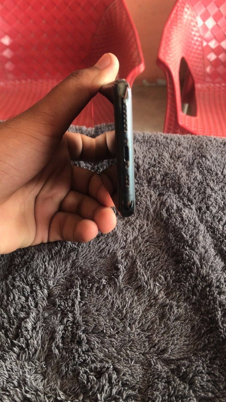 Apple iPhone 11 Pro 8