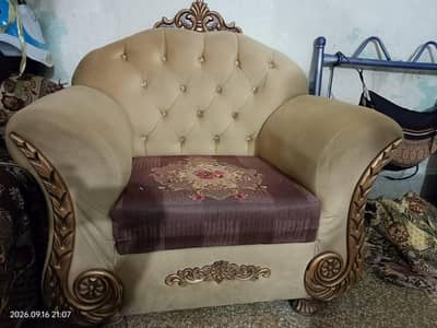 sofa set for sale , contact with wattsapp seriesbuyers rabta kre pleas