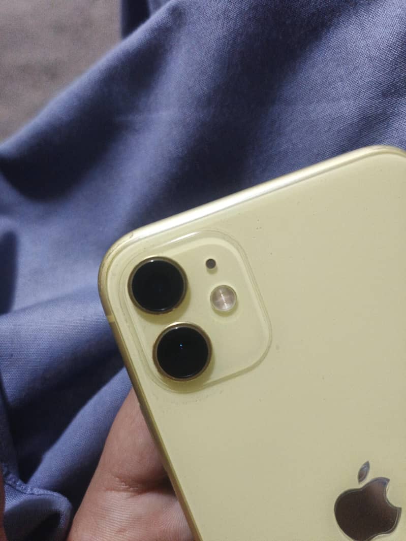 Apple iPhone 11 3