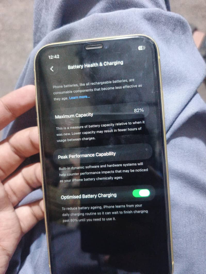 Apple iPhone 11 4