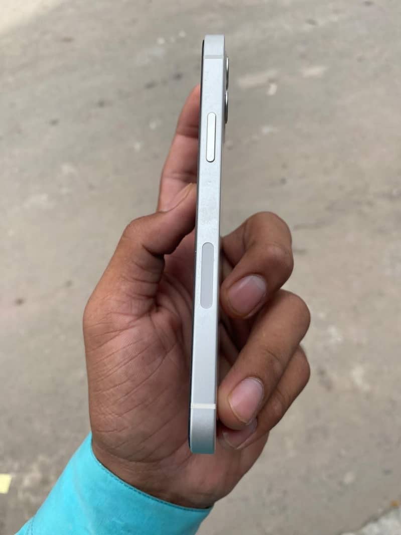 Apple iPhone 12 1