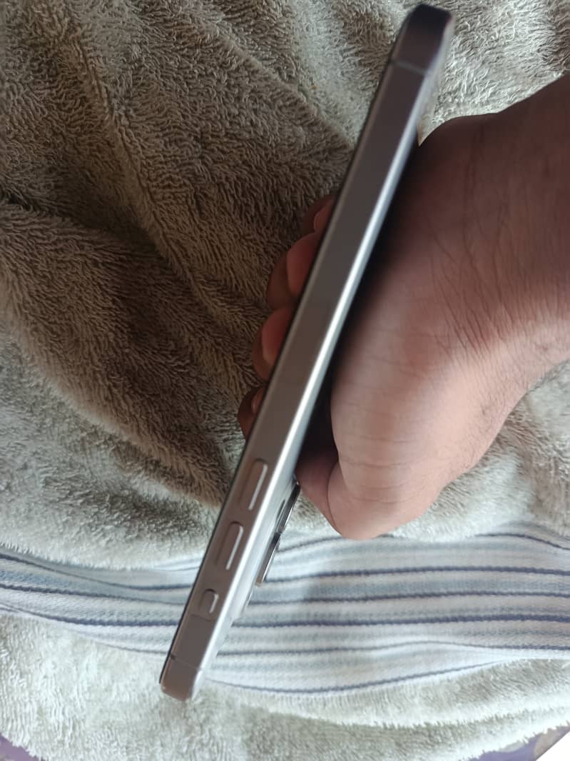 Apple iPhone 15 Pro Max 1