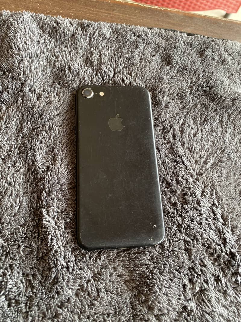 Apple iPhone 7 0