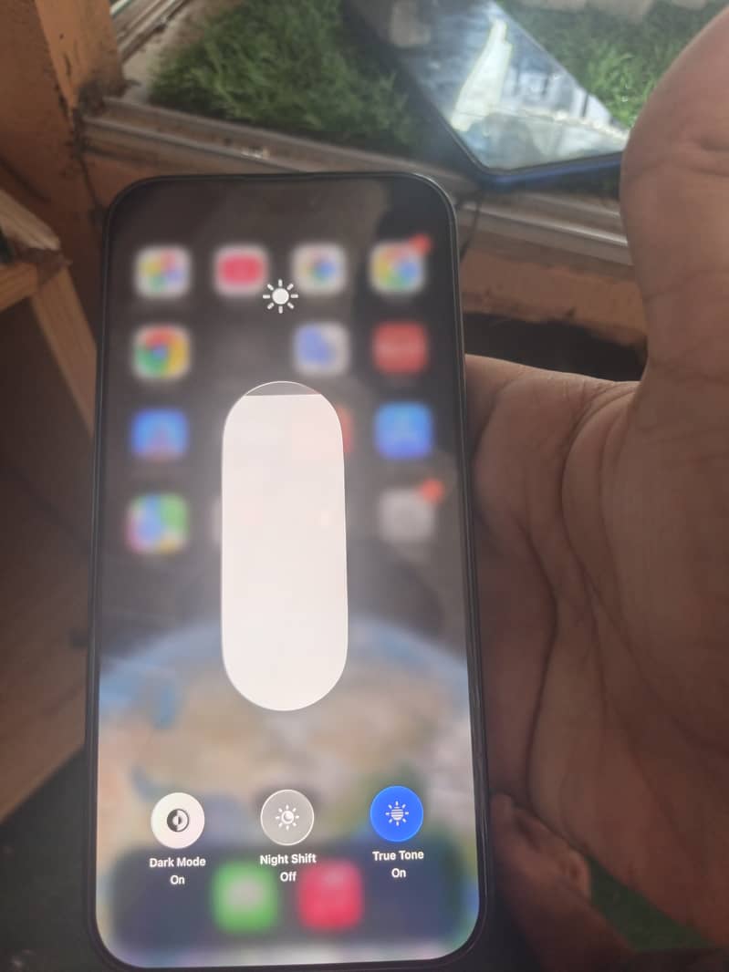 Apple iPhone 16 Pro Max 4