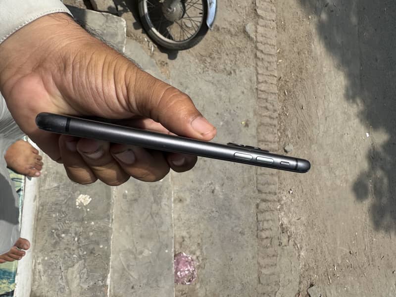 Apple iPhone 11 2