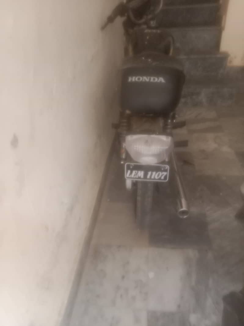 03226819639 3