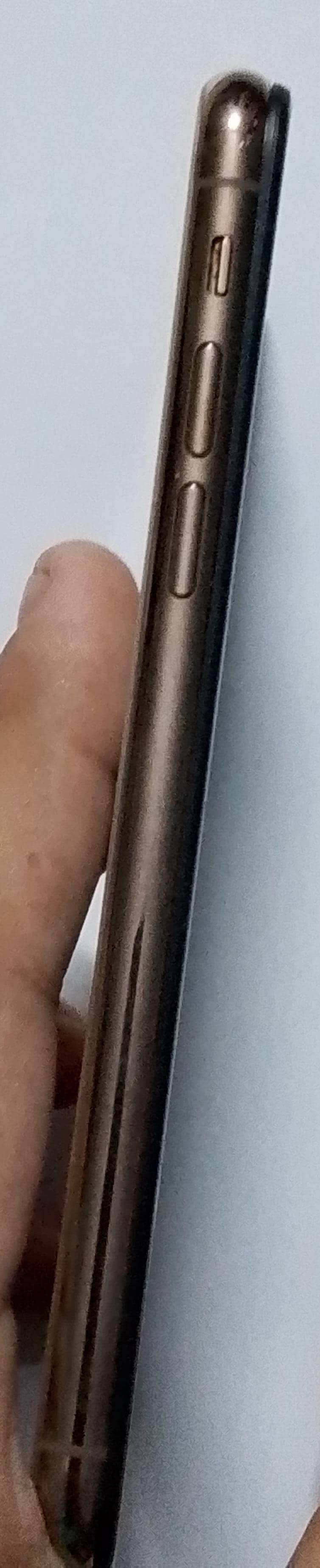 Apple iPhone XS 6