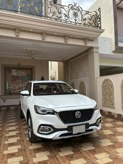 MG HS 2020 CBU Unit Red Interior