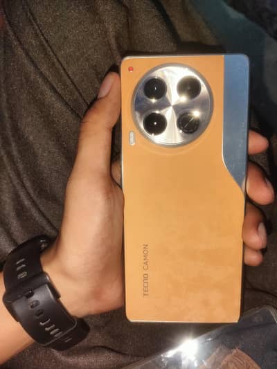 Tecno CAMON 30