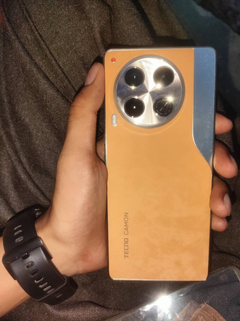 Tecno CAMON 30 0