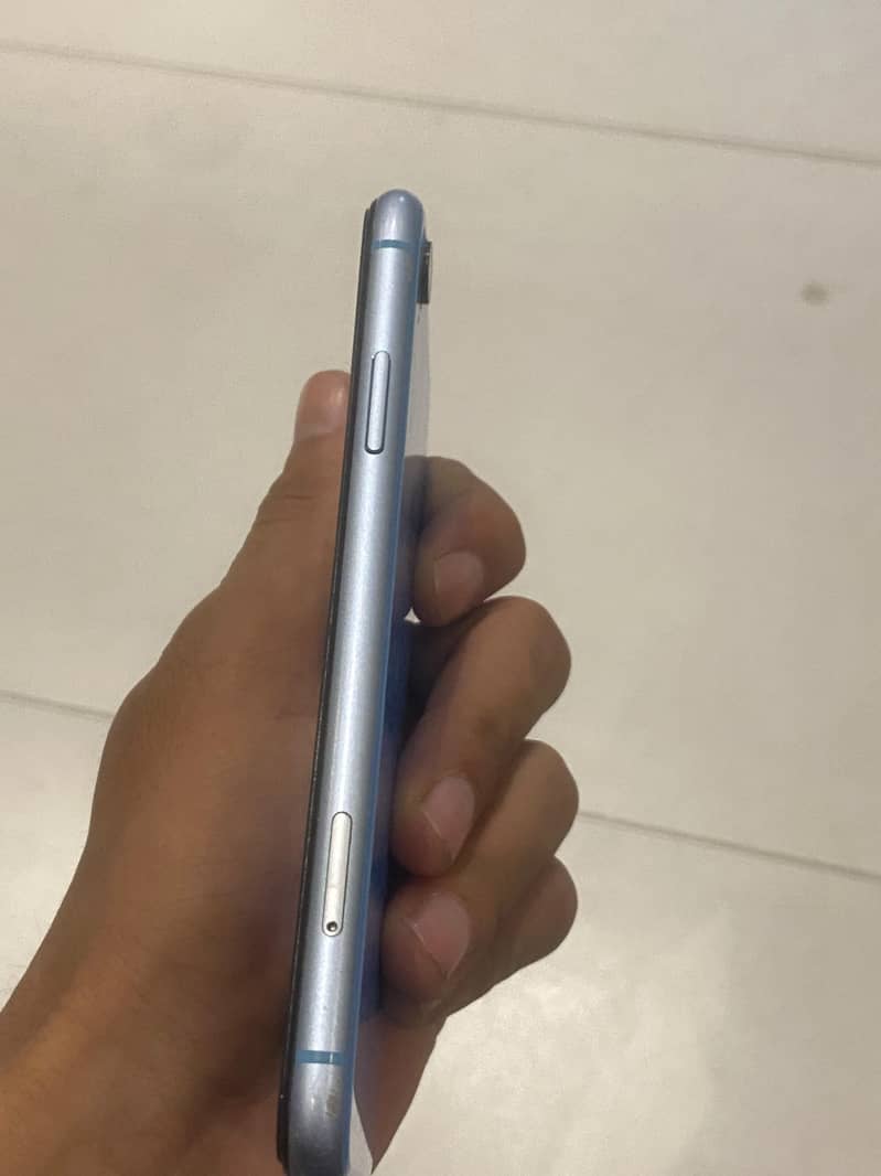 Apple iPhone XR 1