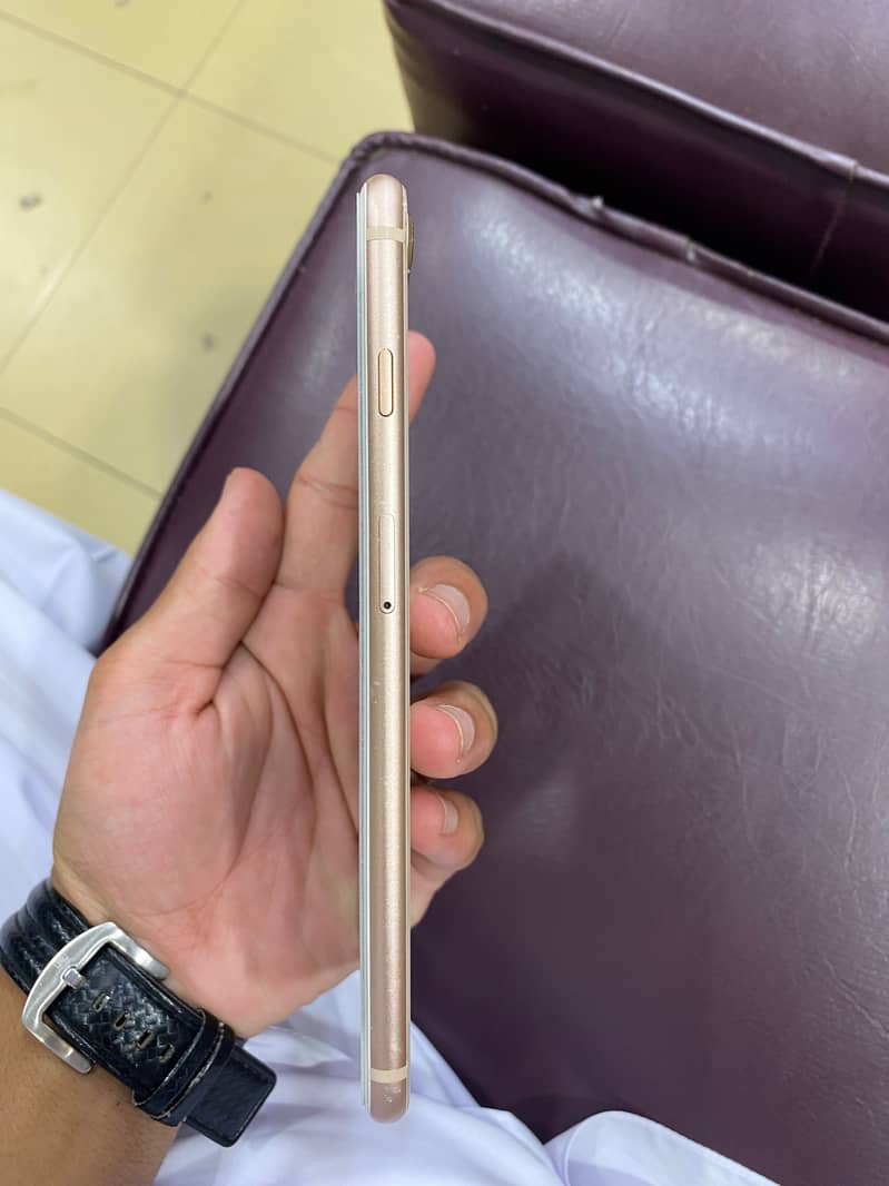Apple iphone 8 Plus 3