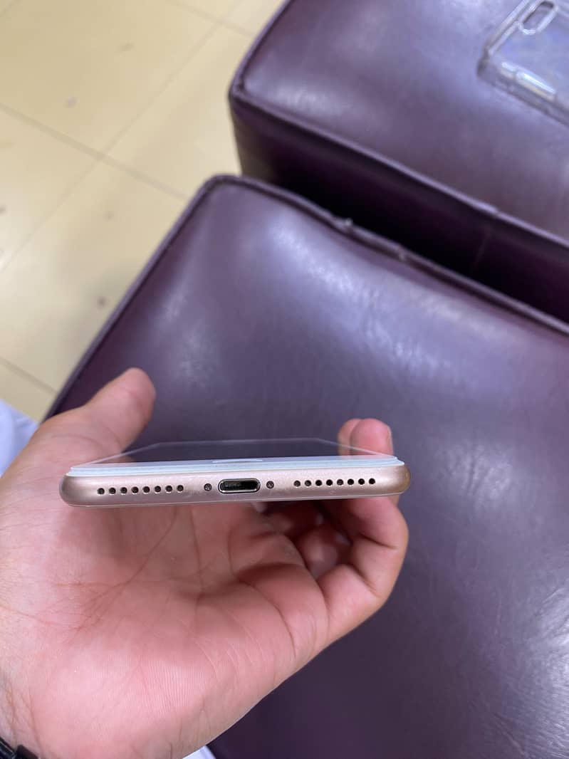Apple iphone 8 Plus 5