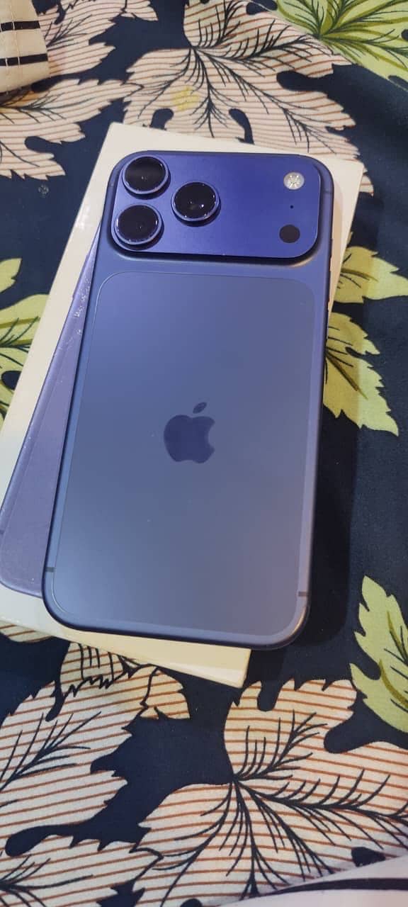 Apple iPhone 17 Pro Max 2