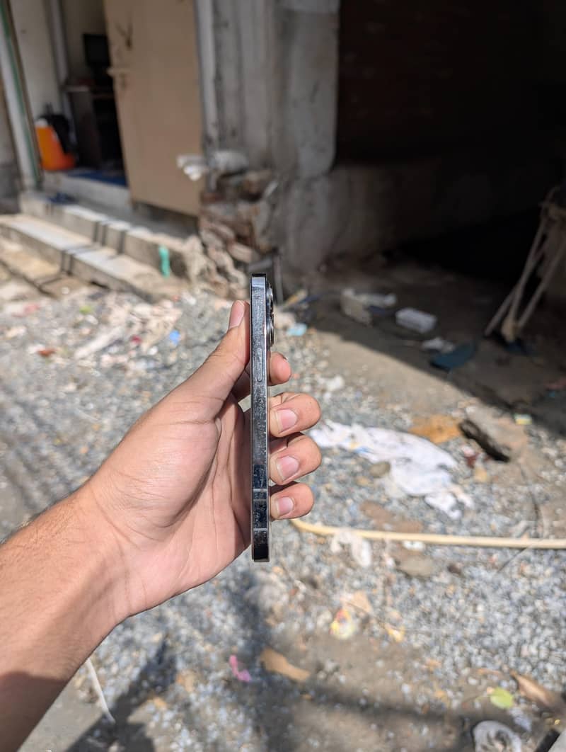 Apple iPhone 13 Pro 6