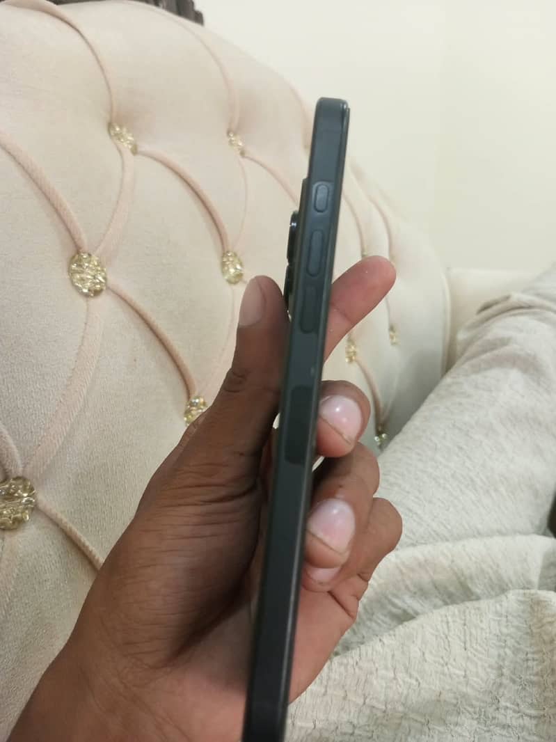 Apple iPhone 16 Pro Max 5